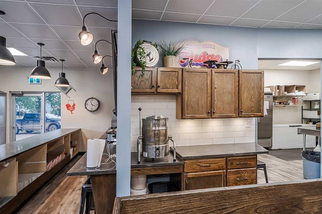 20 Railway Avenue South, Marwayne, AB