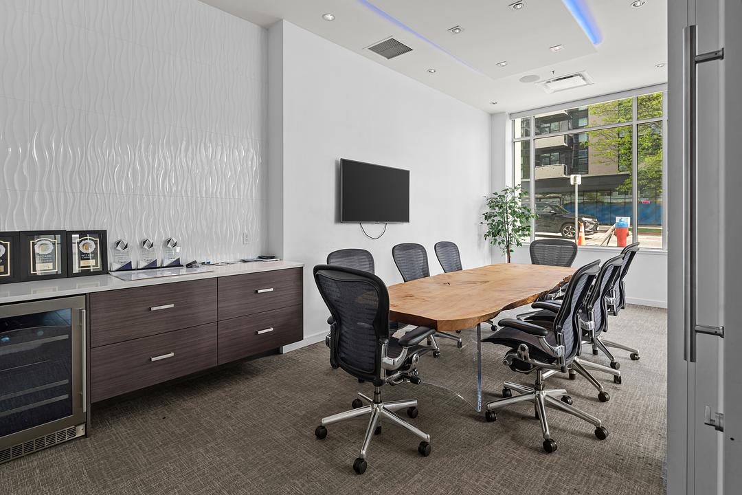 104/105 - 1090 Johnson St, Victoria, BC