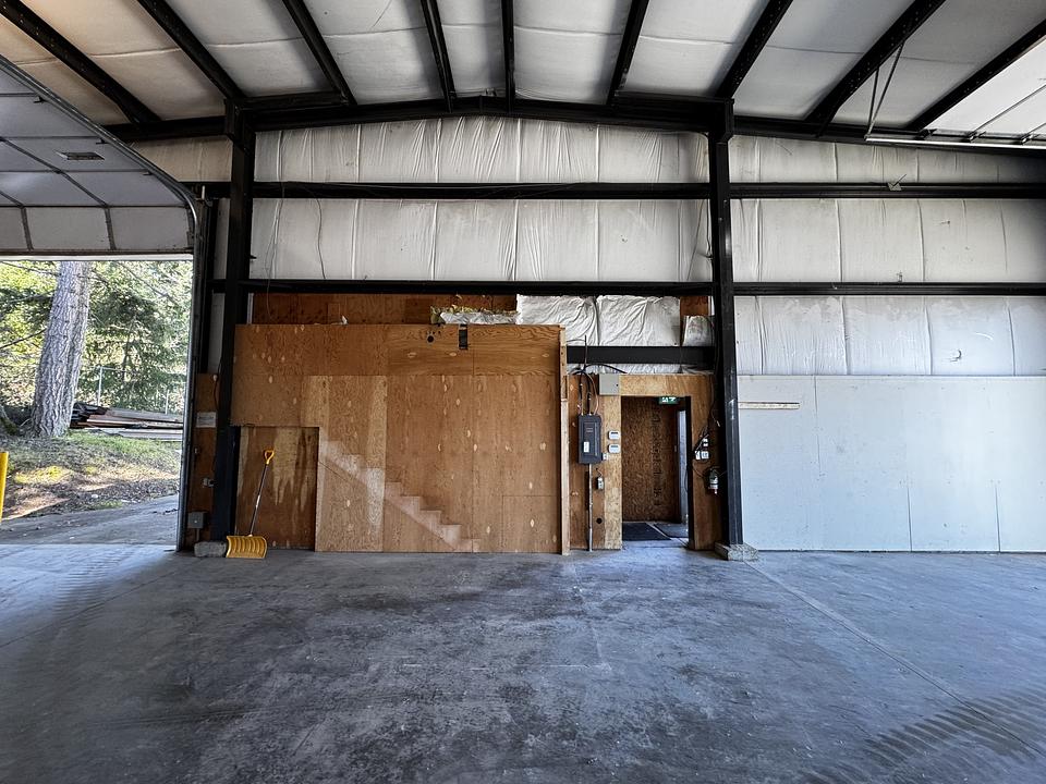 6833 Metro Rd, Lantzville, BC