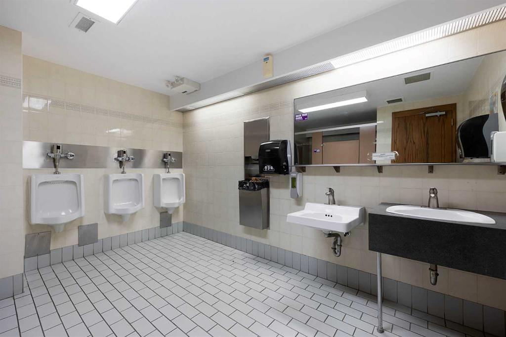 200 - 9816 Hardin Street, Fort McMurray, AB
