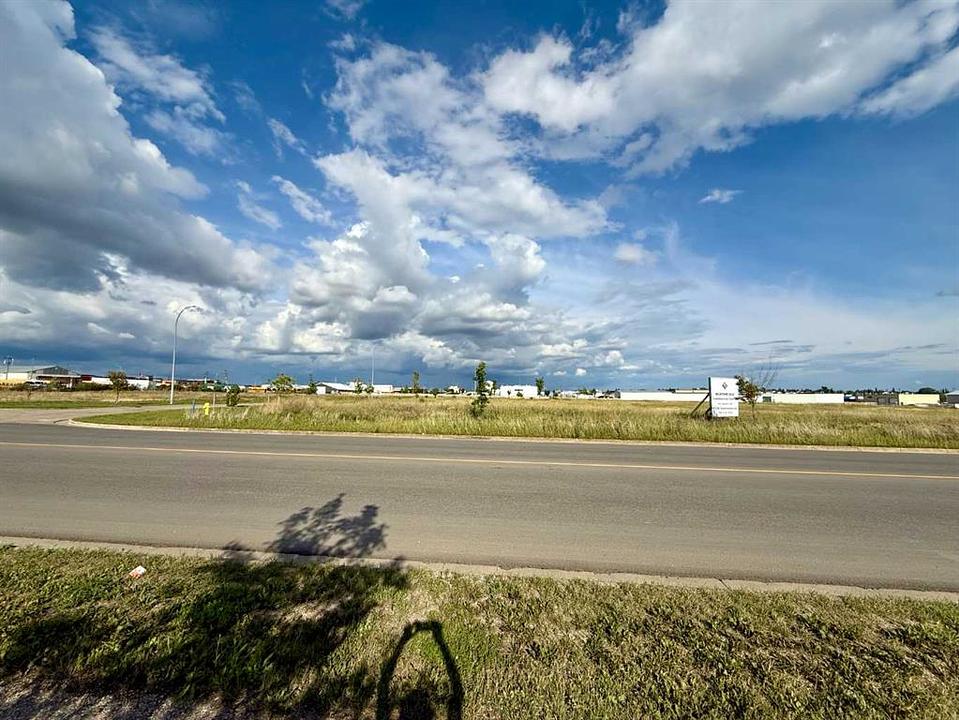 10105 130 Avenue, Grande Prairie, AB