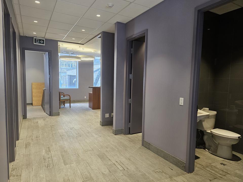 200 - 119 Yonge Street, Toronto, ON