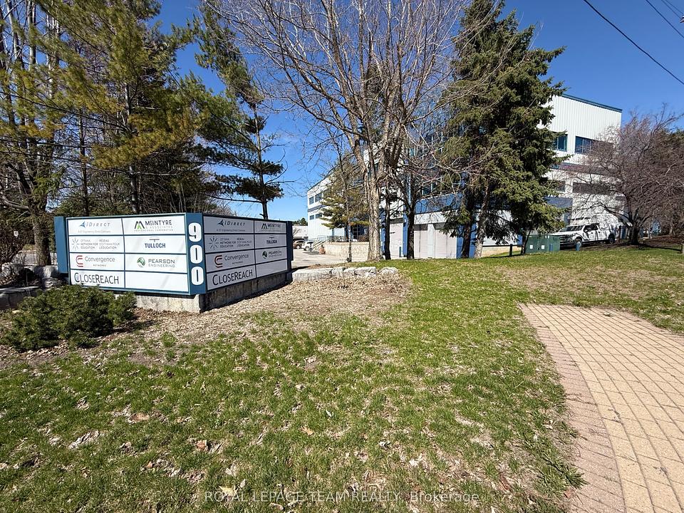 900 Morrison Drive, Ottawa, ON