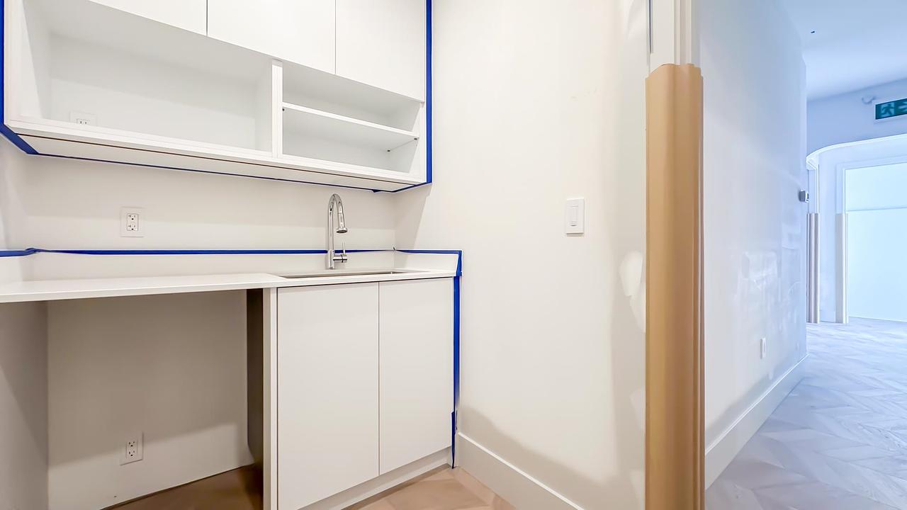 8273 Oak Street, Vancouver, BC