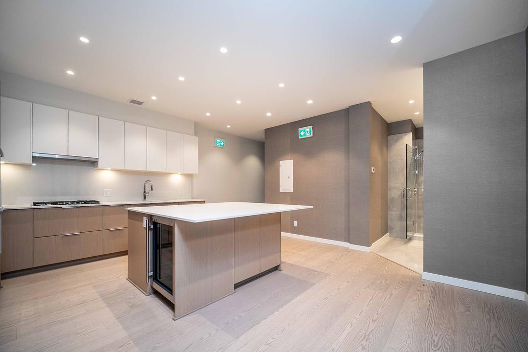 A - 1604 Lonsdale Avenue, North Vancouver, BC