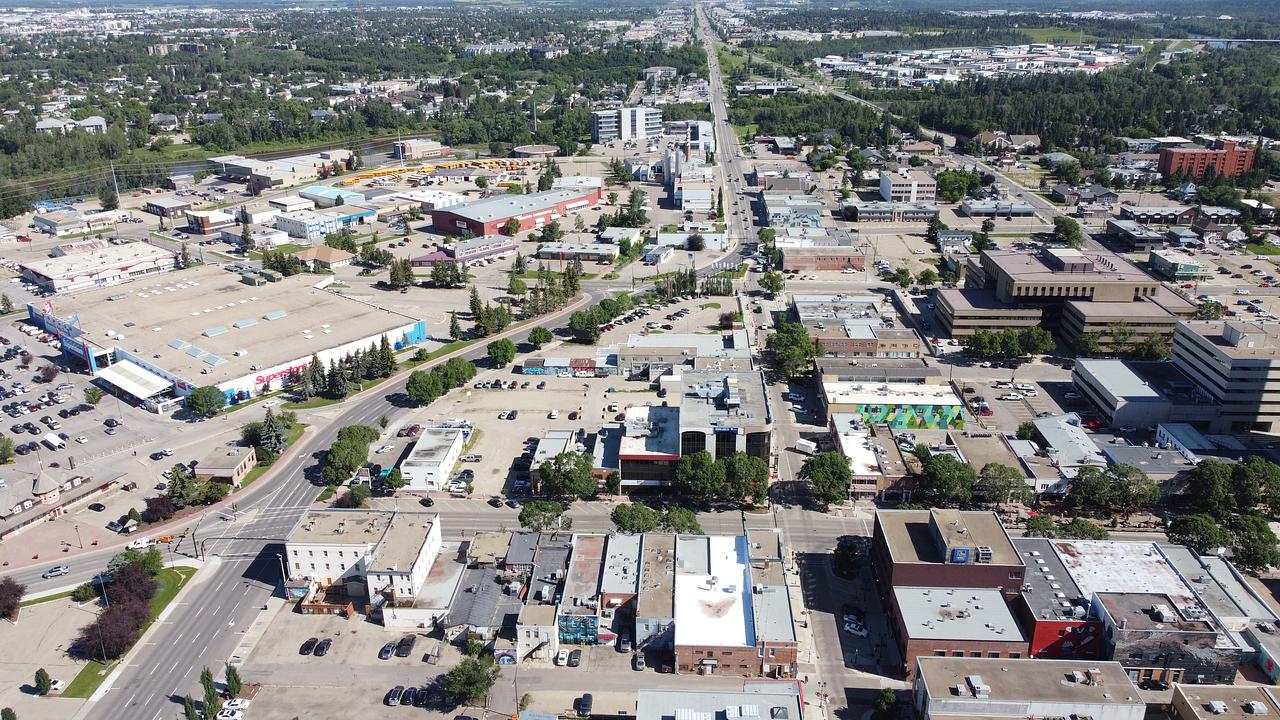 300 - 5008 50 Street, Red Deer, AB