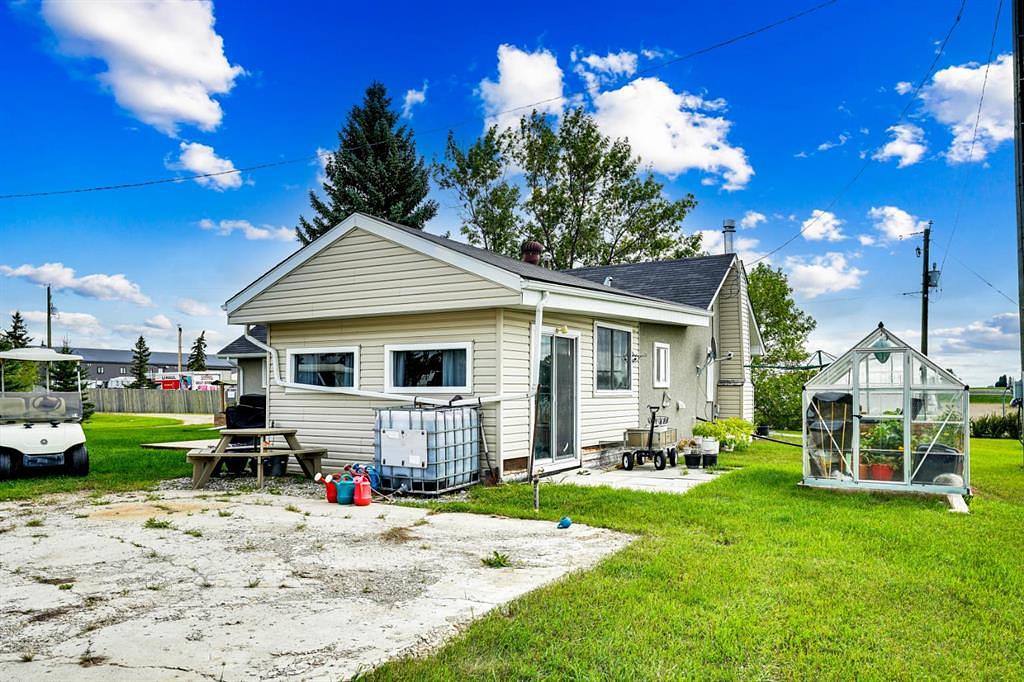 8-1415 sec 582 Highway, Didsbury, AB