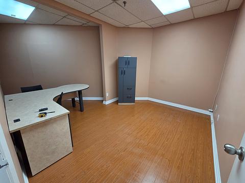 140 Advance Blvd, Brampton, ON