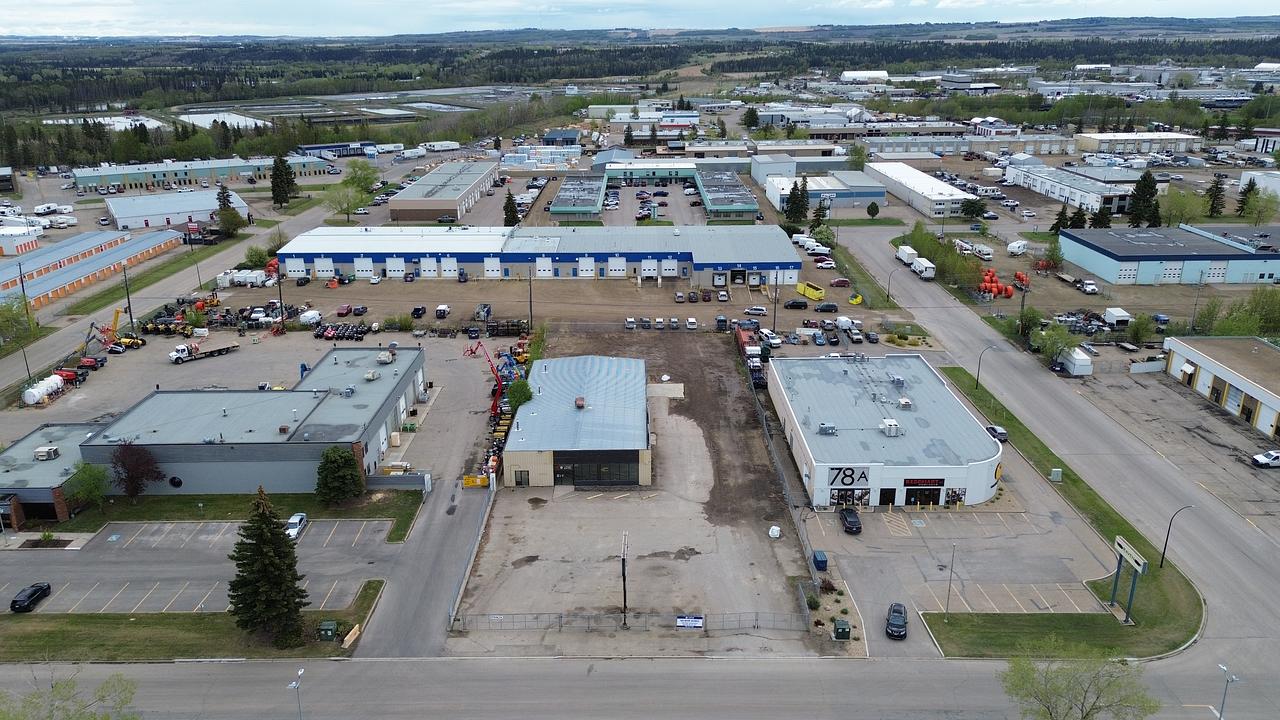 7895 50 Avenue, Red Deer, AB