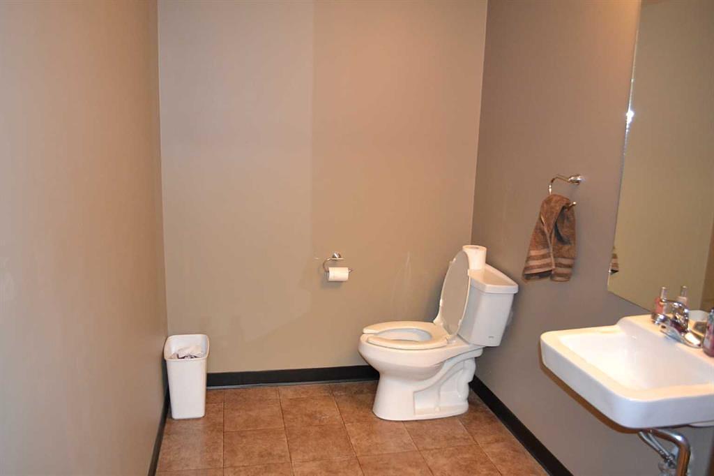 3 - 14 Thevenaz Ind. Trail, Sylvan Lake, AB