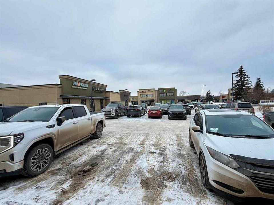A105 - 5212 48 Street, Red Deer, AB