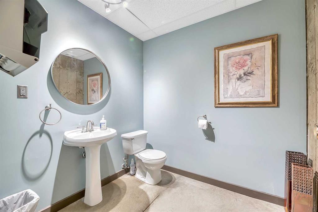 902 9 Avenue Southwest, Calgary, AB