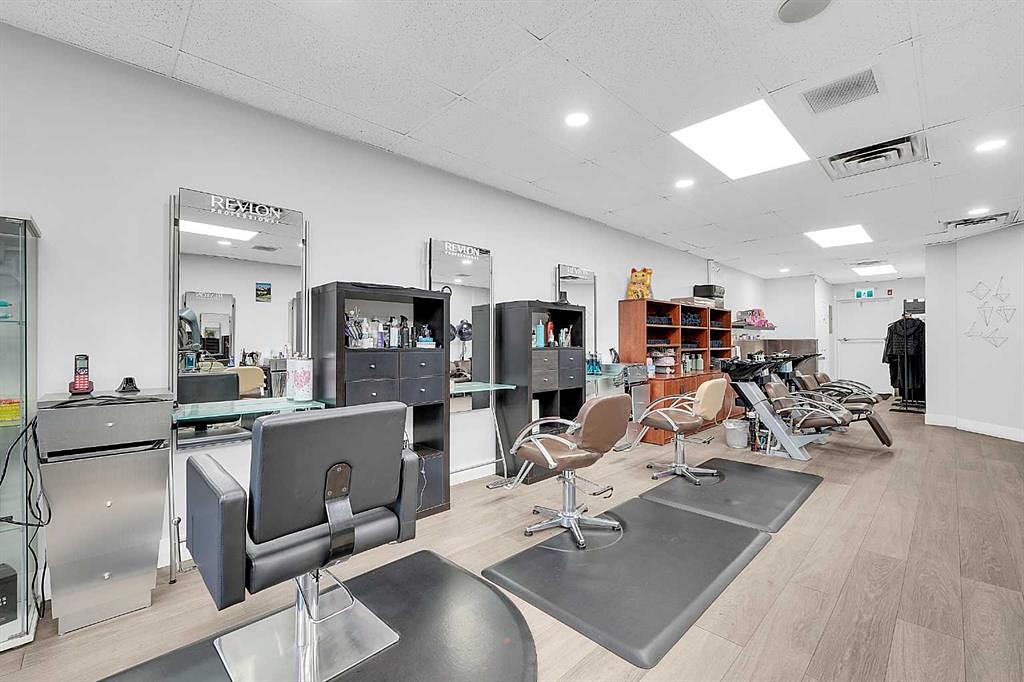 222 16 Avenue Northeast, Calgary, AB