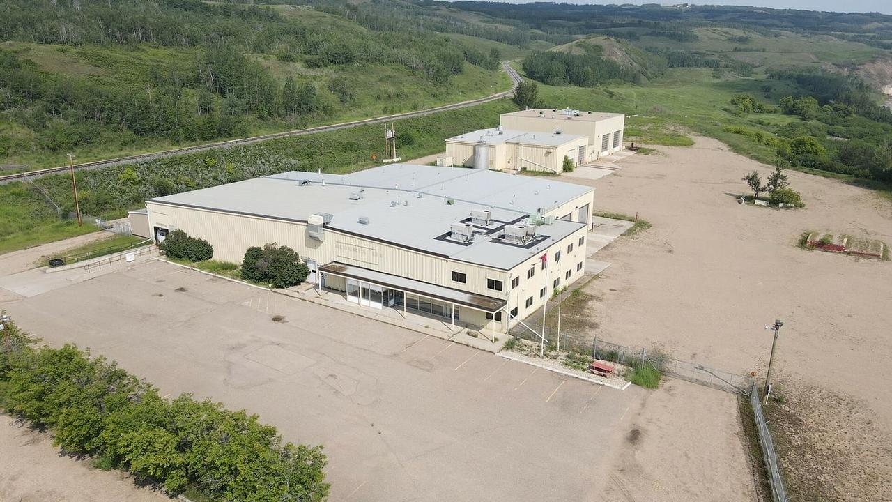 8610 - 87 Avenue - 8610 87 Avenue, Peace River, AB