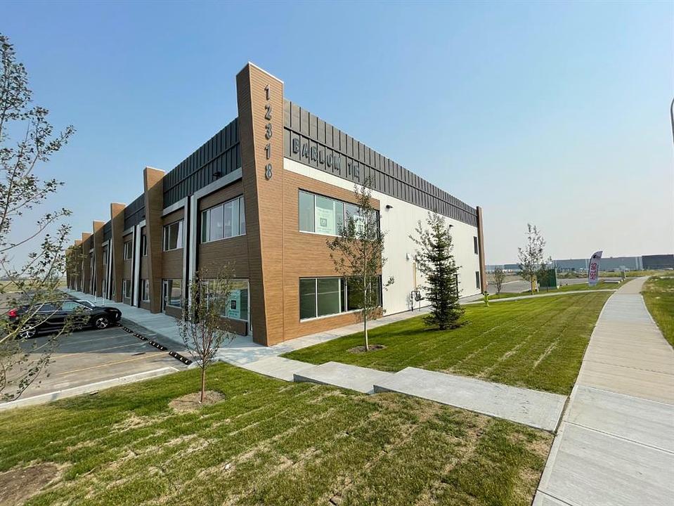 105 - 12318 Barlow Trail Northeast, Calgary, AB