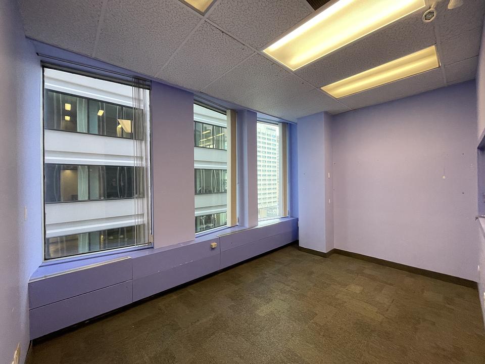 1210 - 605-123 Edward Street, Toronto, ON