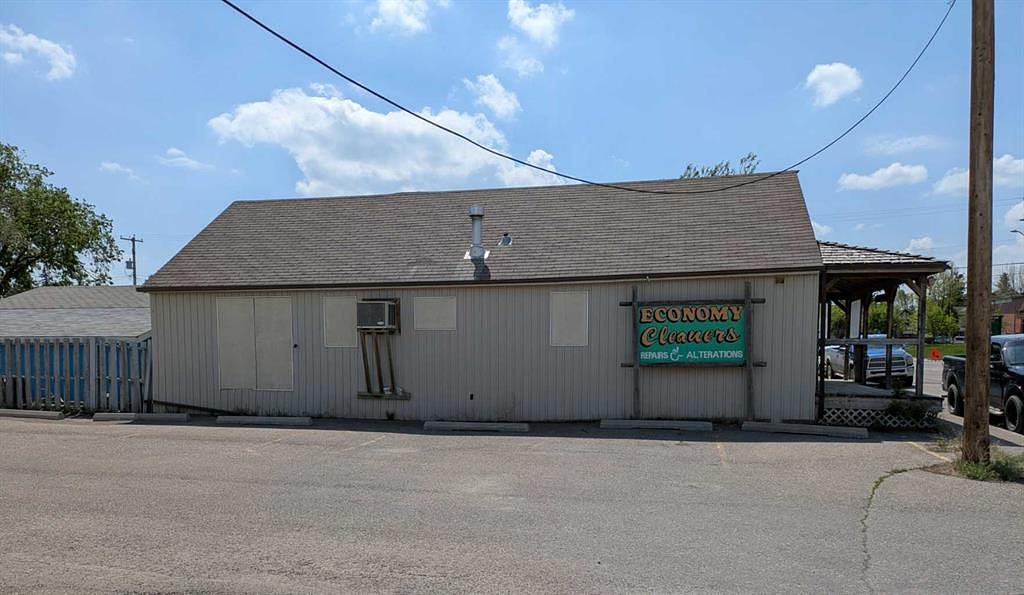 991 Saint John Avenue, Pincher Creek, AB