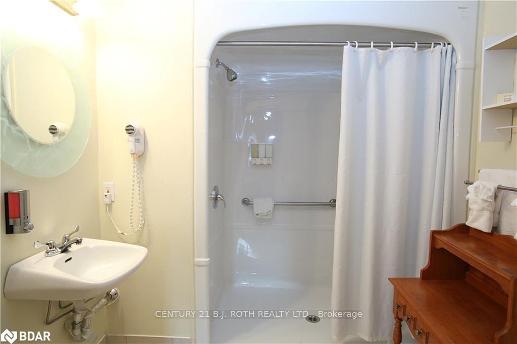 1 Berczy Street, Barrie, ON