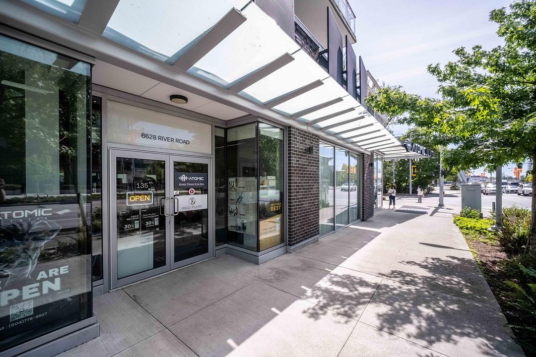 135 - 5508 Hollybridge Way, Richmond, BC