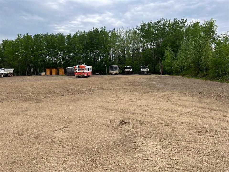 201 1 Street, Fox Creek, AB