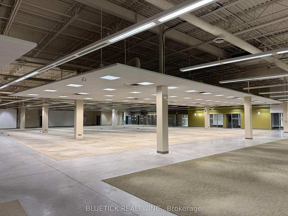 6 - 80 Courtneypark Drive West, Mississauga, ON