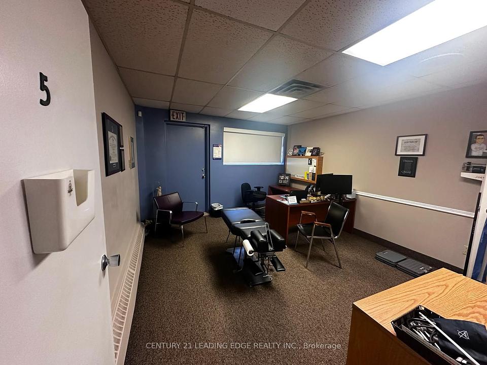 552 Sheppard Avenue West, Toronto, ON