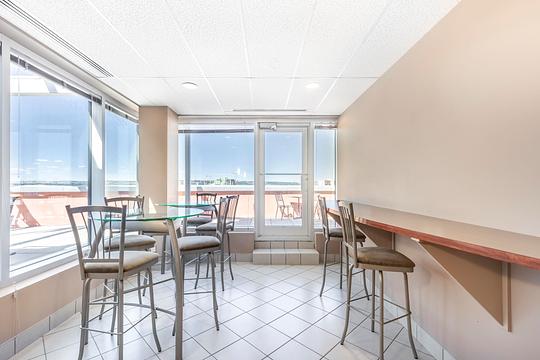 1816 Crowchild Trl NW, Calgary, AB