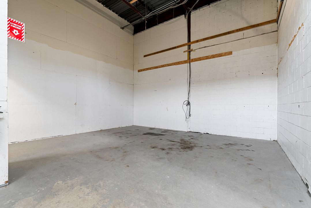 Warehouse - 2699 Avenue Watt, Québec, QC
