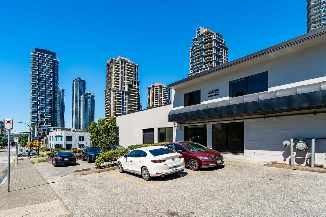 Main & Mezz - 4415 Dawson St, Burnaby, BC