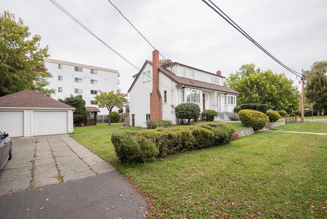 2634 Currie Road, Victoria, BC