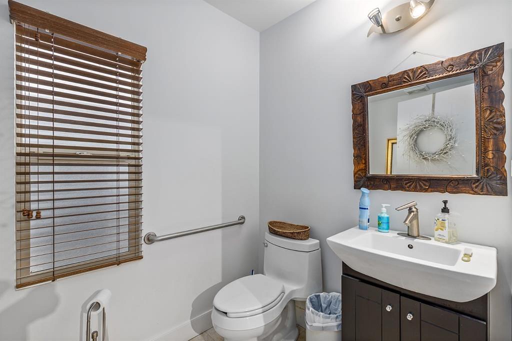 2032 34 Avenue Southwest, Calgary, AB