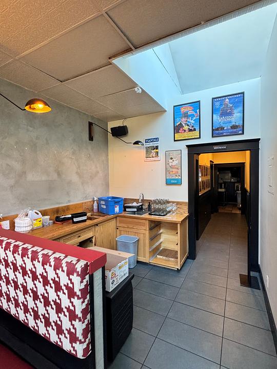 382 W Broadway, Vancouver, BC