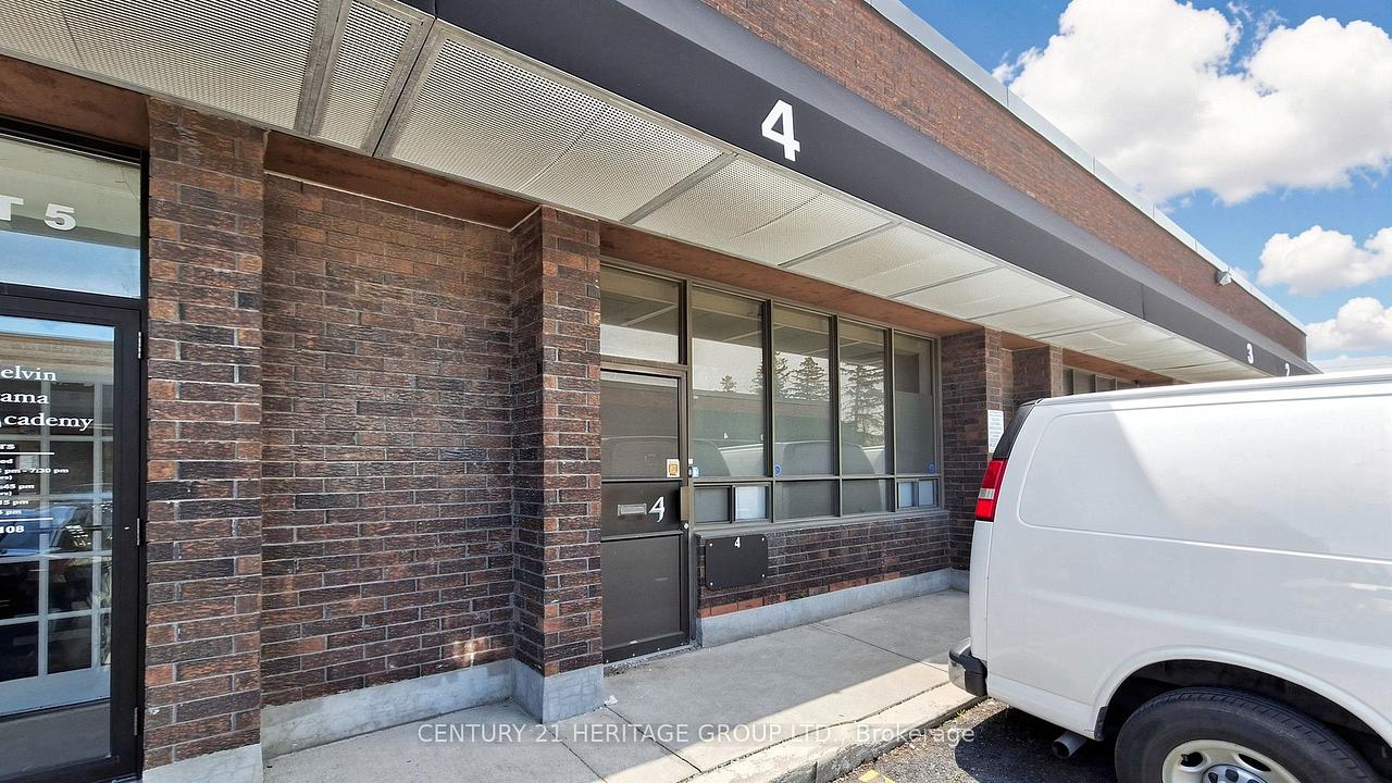 4 - 90 Esna Park Drive, Markham, ON