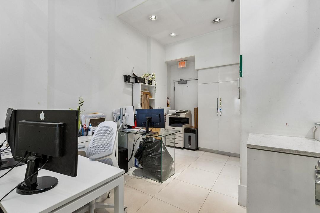 1463 West Pender Street, Vancouver, BC