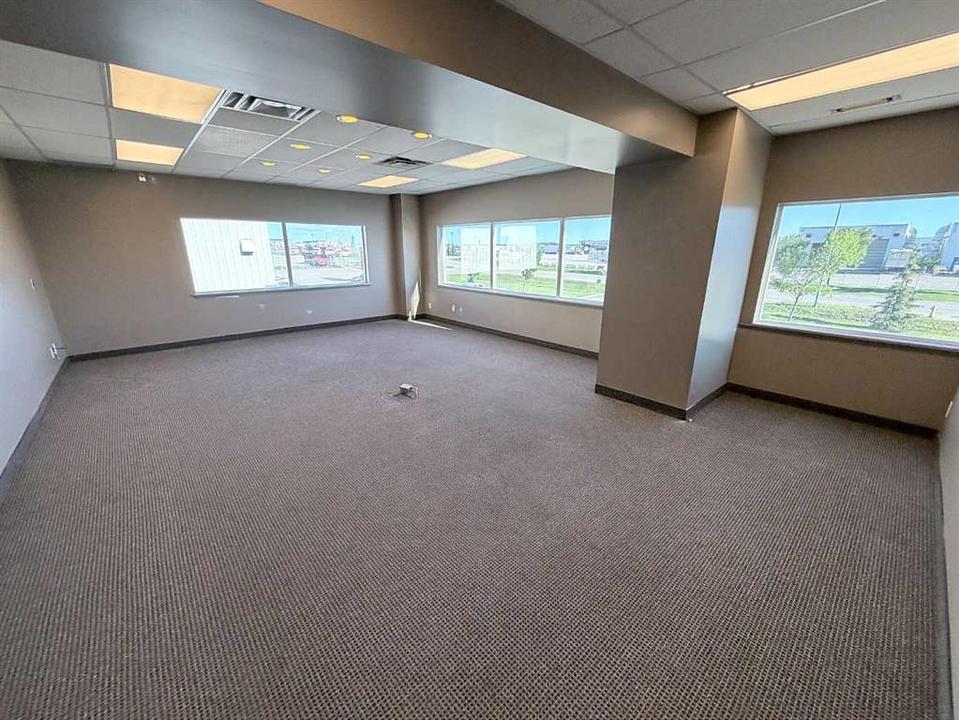 10211 88 Avenue, Clairmont, AB