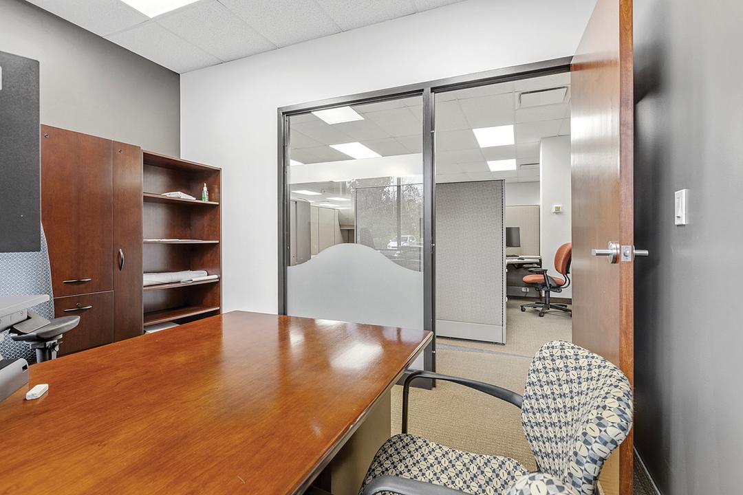 300 - 179 Colonnade Road, Ottawa, ON
