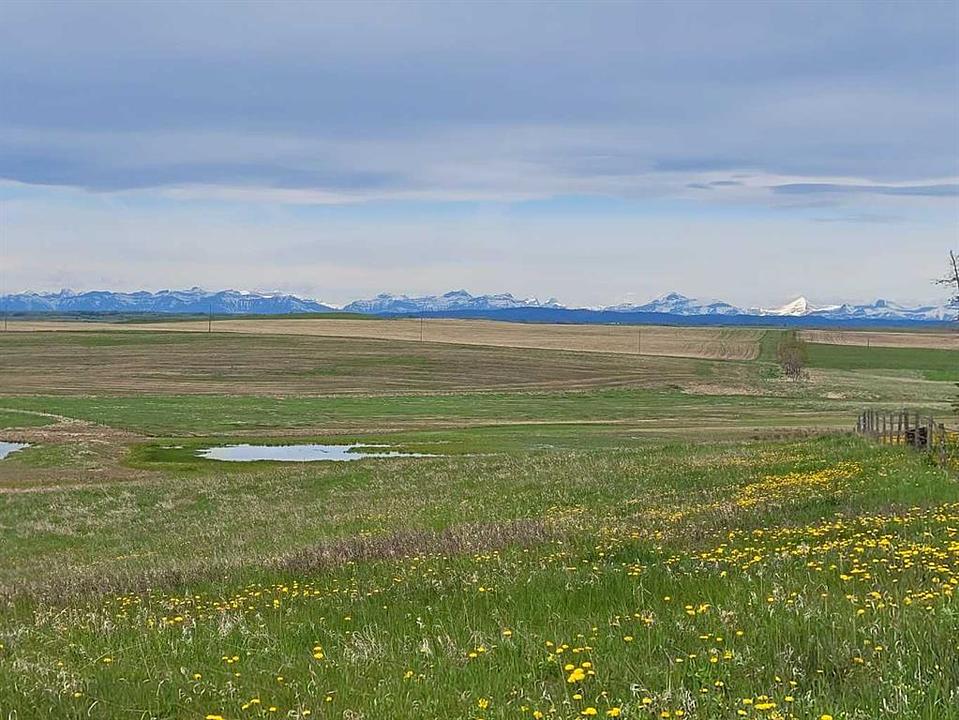 272065 Lochend Road, Rocky View County, AB