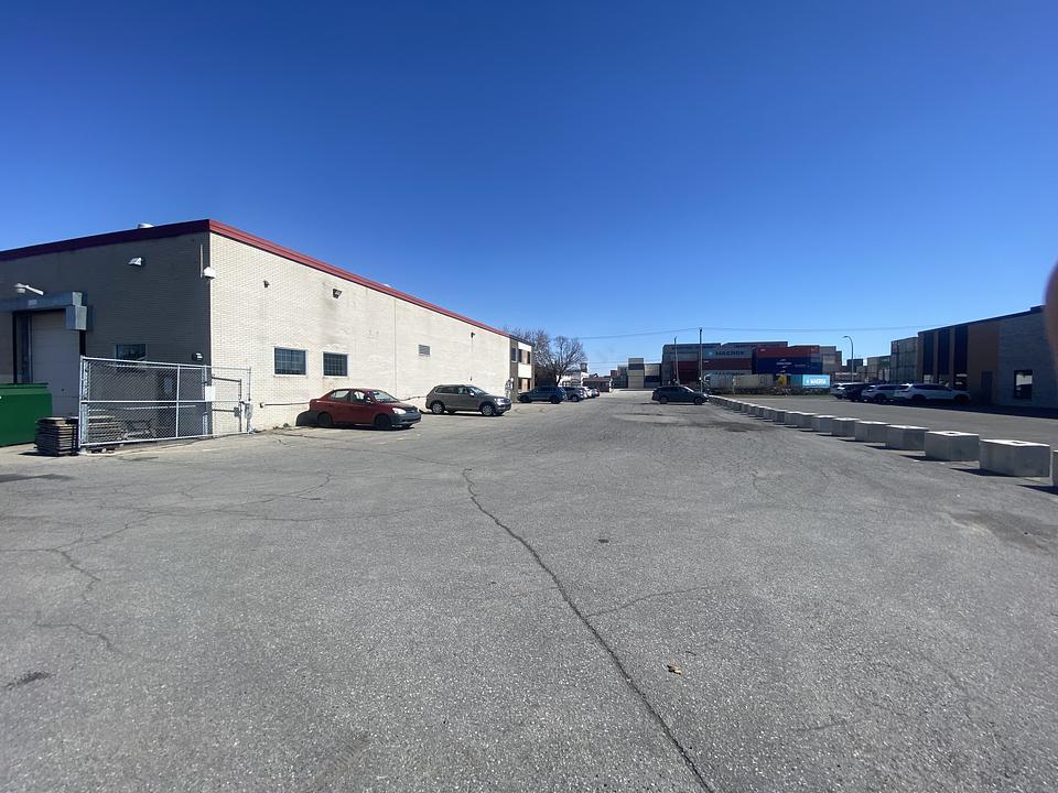 123 Avenue Labrosse, Pointe-Claire, QC