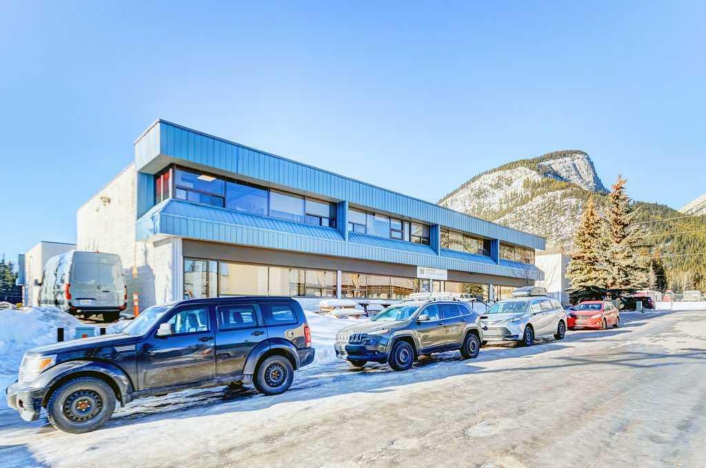 106 - Jay Street, Banff, AB