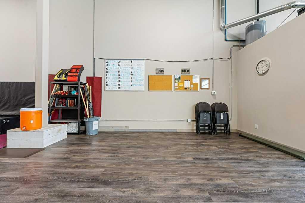 2 - 110 Commercial Drive, Calgary, AB