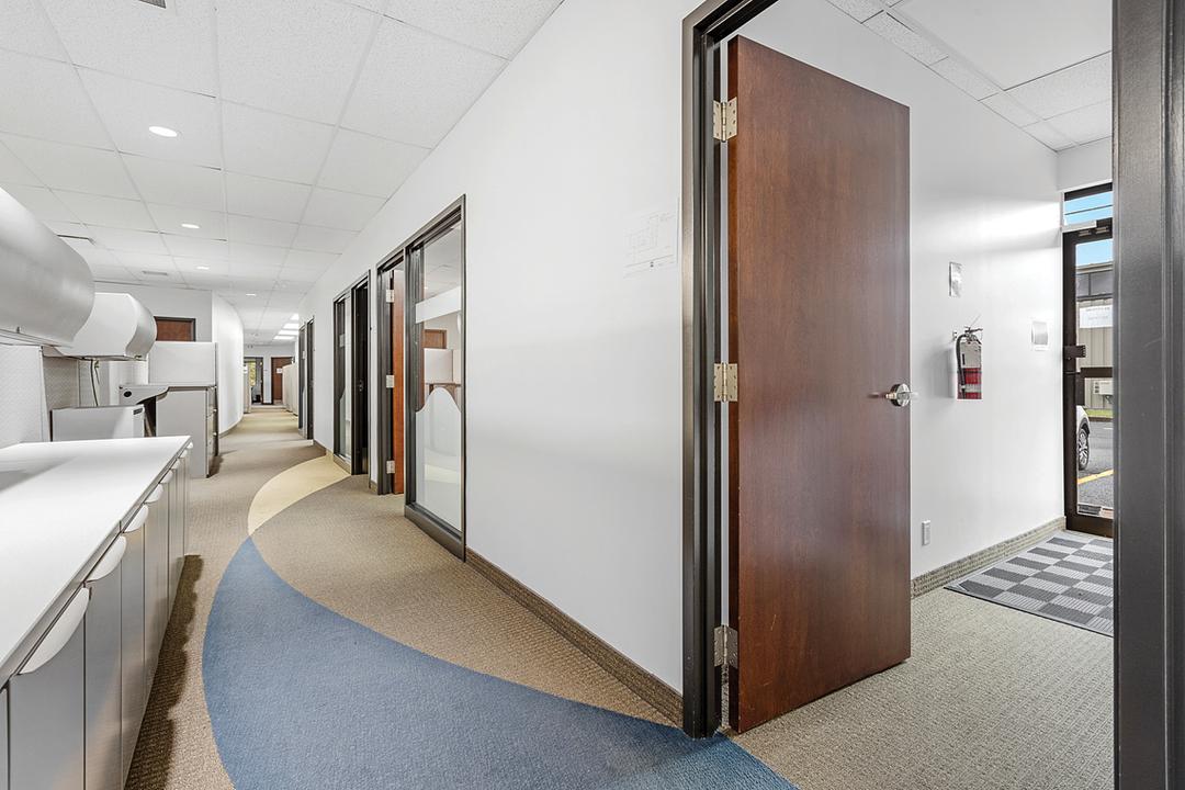 300 - 179 Colonnade Road, Ottawa, ON