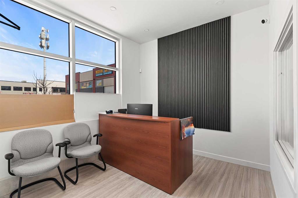 305 - 10960 42 Street Northeast, Calgary, AB