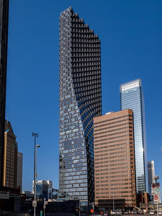 900 - 685 Centre Street South, Calgary, AB
