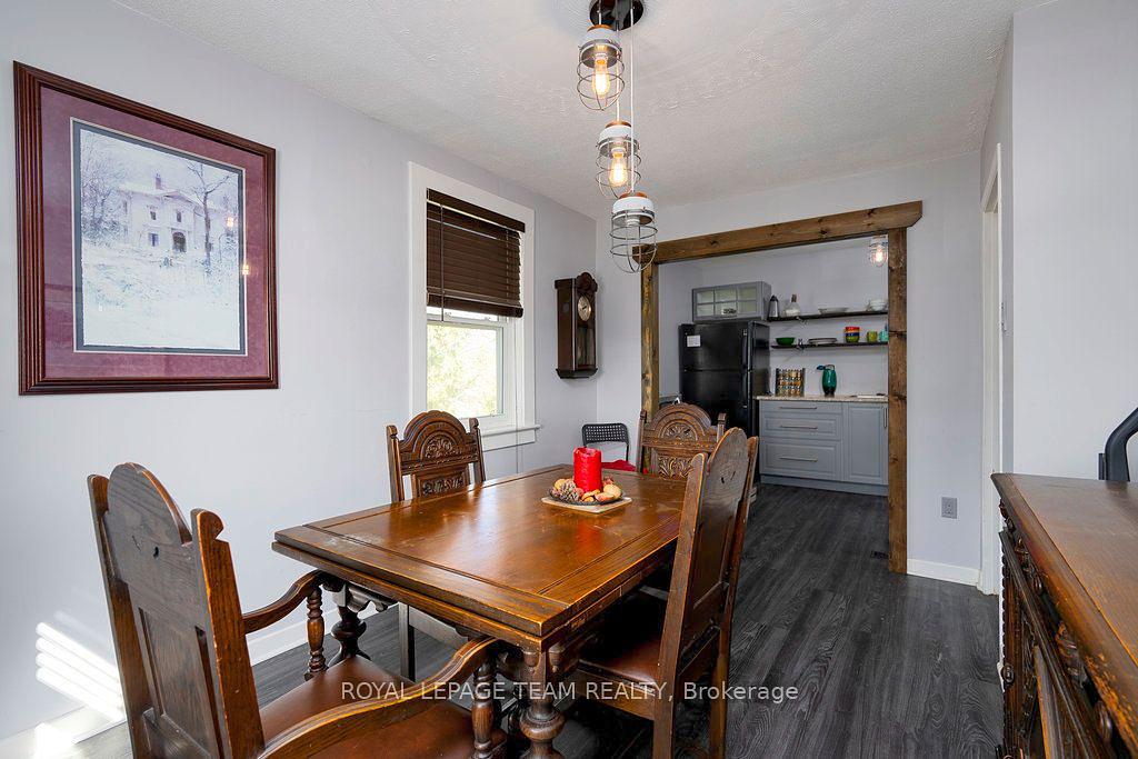 422 Donald B. Munro Drive, Ottawa, ON