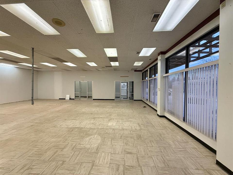 Bay 1 - 111 Government Road, Hinton, AB