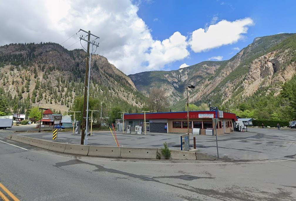 670 Scott Avenue, Hedley, BC