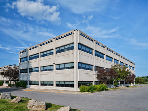 955 Green Valley Crescent, Ottawa, ON