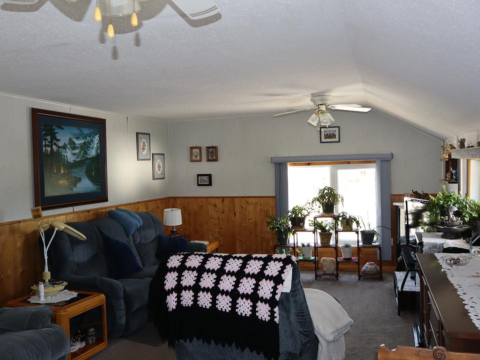22 State Avenue, Fort Assiniboine, AB