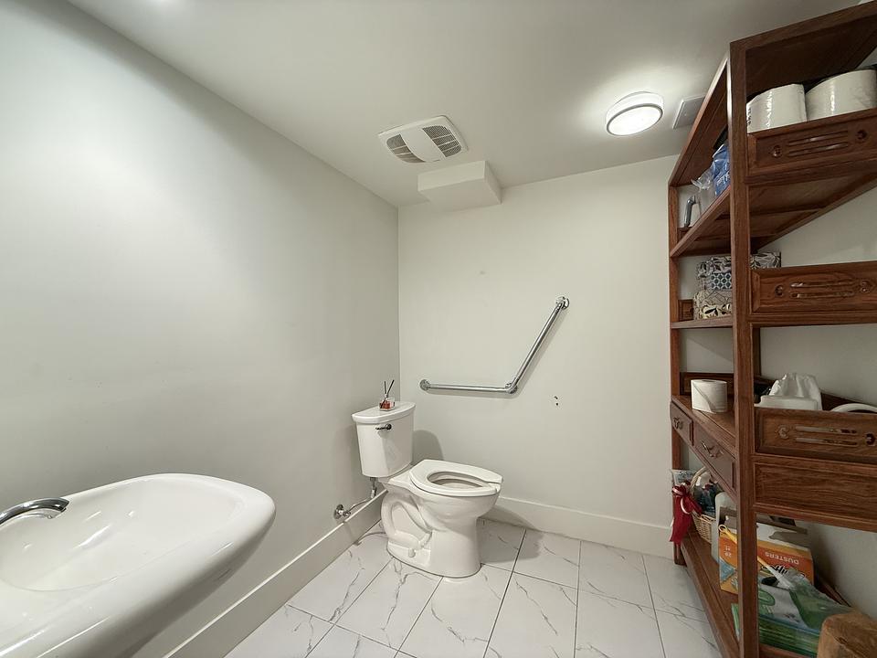 2203 Granville Street, Vancouver, BC