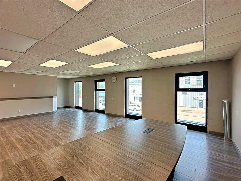 8121 Fraser Avenue, Fort McMurray, AB